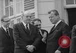 Immagine di Lyndon B Johnson Bonn Germania, 1967, secondo 33 filmato di repertorio 65675026446