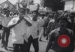Standbild Ausschreitungen Jakarta Indonesien, 1967, aus Sekunde 12 historischem Filmmaterial Videoclip 65675026448