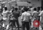 Standbild Ausschreitungen Jakarta Indonesien, 1967, aus Sekunde 29 historischem Filmmaterial Videoclip 65675026448
