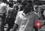 Standbild Ausschreitungen Jakarta Indonesien, 1967, aus Sekunde 35 historischem Filmmaterial Videoclip 65675026448