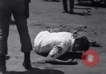 Standbild Ausschreitungen Jakarta Indonesien, 1967, aus Sekunde 38 historischem Filmmaterial Videoclip 65675026448