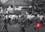 Standbild Ausschreitungen Jakarta Indonesien, 1967, aus Sekunde 50 historischem Filmmaterial Videoclip 65675026448