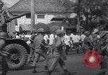 Standbild Ausschreitungen Jakarta Indonesien, 1967, aus Sekunde 51 historischem Filmmaterial Videoclip 65675026448