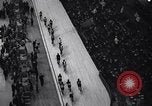 Standbild 6 Tage Bike Race New York City USA, 1934, aus Sekunde 39 historischem Filmmaterial Videoclip 65675026461
