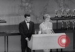 Immagine di Trentaduesima Academy Awards California United States USA, 1960, secondo 22 filmato di repertorio 65675026466