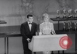 Immagine di Trentaduesima Academy Awards California United States USA, 1960, secondo 24 filmato di repertorio 65675026466
