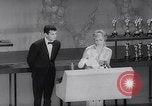 Immagine di Trentaduesima Academy Awards California United States USA, 1960, secondo 38 filmato di repertorio 65675026466