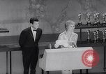 Immagine di Trentaduesima Academy Awards California United States USA, 1960, secondo 41 filmato di repertorio 65675026466