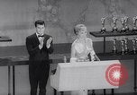 Immagine di Trentaduesima Academy Awards California United States USA, 1960, secondo 43 filmato di repertorio 65675026466