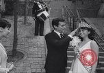 Immagine di Set parigino California United States USA, 1963, secondo 32 filmato di repertorio 65675026468