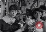 Immagine di Set parigino California United States USA, 1963, secondo 38 filmato di repertorio 65675026468