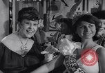 Immagine di Set parigino California United States USA, 1963, secondo 39 filmato di repertorio 65675026468