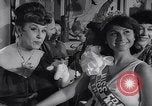 Immagine di Set parigino California United States USA, 1963, secondo 41 filmato di repertorio 65675026468