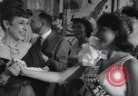 Immagine di Set parigino California United States USA, 1963, secondo 45 filmato di repertorio 65675026468