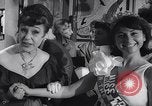 Immagine di Set parigino California United States USA, 1963, secondo 46 filmato di repertorio 65675026468