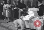 Immagine di Set parigino California United States USA, 1963, secondo 52 filmato di repertorio 65675026468