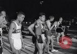 Immagine di Miglio di eseguire Compton California USA, 1963, secondo 25 filmato di repertorio 65675026469