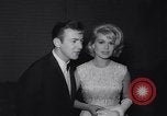 Image Le capitaine Newman MD Premier film Los Angeles California USA, 1963, de la seconde 36 séquences d'archives historiques vidéo 65675026472