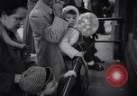 Image shopping de Noël United States USA, 1963, de la seconde 16 séquences d'archives historiques vidéo 65675026473