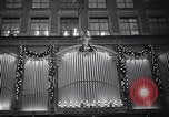 Image shopping de Noël United States USA, 1963, de la seconde 36 séquences d'archives historiques vidéo 65675026473