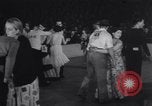 Standbild lange Tanz abschleifen Newark New Jersey USA, 1932, aus Sekunde 36 historischem Filmmaterial Videoclip 65675026477