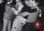 Standbild lange Tanz abschleifen Newark New Jersey USA, 1932, aus Sekunde 59 historischem Filmmaterial Videoclip 65675026477
