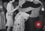 Standbild lange Tanz abschleifen Newark New Jersey USA, 1932, aus Sekunde 61 historischem Filmmaterial Videoclip 65675026477
