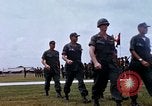 Standbild 9 Infanterie Division Umschichtung Vietnam, 1969, aus Sekunde 33 historischem Filmmaterial Videoclip 65675026537