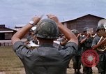 Standbild 9 Infanterie Division Umschichtung Vietnam, 1969, aus Sekunde 62 historischem Filmmaterial Videoclip 65675026537