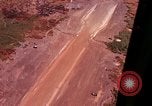 Standbild Air Strip im Dschungel Vietnam, 1969, aus Sekunde 53 historischem Filmmaterial Videoclip 65675026546