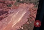 Standbild Air Strip im Dschungel Vietnam, 1969, aus Sekunde 57 historischem Filmmaterial Videoclip 65675026546