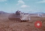 Standbild 81 mm Mörtel Vietnam, 1968, aus Sekunde 10 historischem Filmmaterial Videoclip 65675026553