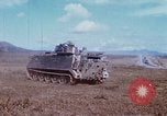 Standbild 81 mm Mörtel Vietnam, 1968, aus Sekunde 13 historischem Filmmaterial Videoclip 65675026553