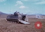 Standbild 81 mm Mörtel Vietnam, 1968, aus Sekunde 17 historischem Filmmaterial Videoclip 65675026553