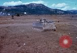 Standbild 81 mm Mörtel Vietnam, 1968, aus Sekunde 26 historischem Filmmaterial Videoclip 65675026554