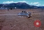 Standbild 81 mm Mörtel Vietnam, 1968, aus Sekunde 27 historischem Filmmaterial Videoclip 65675026554