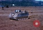 Standbild 81 mm Mörtel Vietnam, 1968, aus Sekunde 32 historischem Filmmaterial Videoclip 65675026554