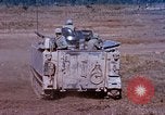 Standbild 81 mm Mörtel Vietnam, 1968, aus Sekunde 45 historischem Filmmaterial Videoclip 65675026554