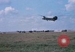 Standbild 147th Aviation Company Vung Tau Vietnam, 1970, aus Sekunde 25 historischem Filmmaterial Videoclip 65675026556