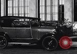 Standbild Autos von Ford Michigan United States USA, 1935, aus Sekunde 3 historischem Filmmaterial Videoclip 65675026575
