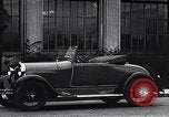Standbild Autos von Ford Michigan United States USA, 1935, aus Sekunde 14 historischem Filmmaterial Videoclip 65675026575