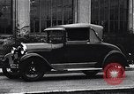 Standbild Autos von Ford Michigan United States USA, 1935, aus Sekunde 16 historischem Filmmaterial Videoclip 65675026575