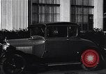 Standbild Autos von Ford Michigan United States USA, 1935, aus Sekunde 20 historischem Filmmaterial Videoclip 65675026575