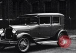 Standbild Autos von Ford Michigan United States USA, 1935, aus Sekunde 23 historischem Filmmaterial Videoclip 65675026575