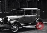 Standbild Autos von Ford Michigan United States USA, 1935, aus Sekunde 24 historischem Filmmaterial Videoclip 65675026575