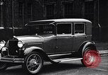 Standbild Autos von Ford Michigan United States USA, 1935, aus Sekunde 25 historischem Filmmaterial Videoclip 65675026575