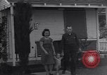 Standbild Familie United States USA, 1945, aus Sekunde 6 historischem Filmmaterial Videoclip 65675026595