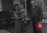 Standbild Familie United States USA, 1945, aus Sekunde 10 historischem Filmmaterial Videoclip 65675026595