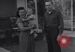 Standbild Familie United States USA, 1945, aus Sekunde 11 historischem Filmmaterial Videoclip 65675026595