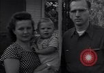 Standbild Familie United States USA, 1945, aus Sekunde 13 historischem Filmmaterial Videoclip 65675026595